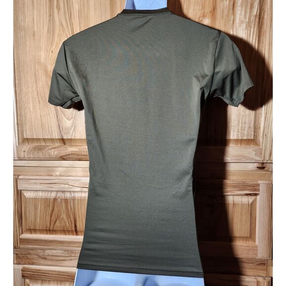 Under Armour Men’s Medium Shirt Lot – 4 Tops, HeatGear & ColdGear - Picture 3 of 13